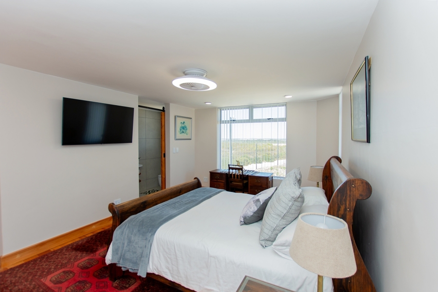 5 Bedroom Property for Sale in Paradise Beach Western Cape